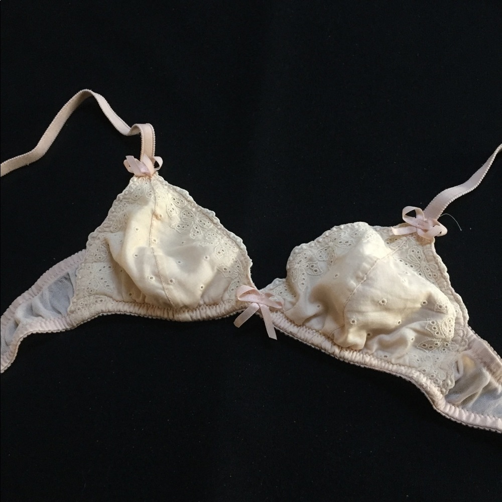 Nude eyelet triangle bralette 🌟